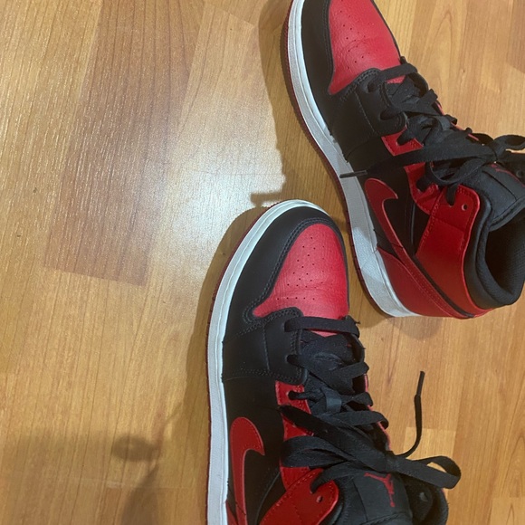 Shoes - Picture 5 of 5